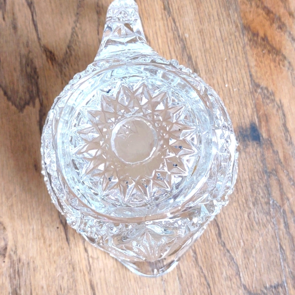 Hobstar and Arches Pressed Glass Creamer - Picture 6 of 9
